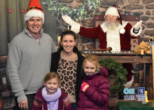 Oyler Hines Santa 2021 Photos 049