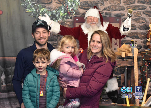 Oyler Hines Santa 2021 Photos 051