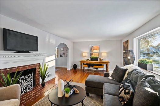 10-web-or-mls-3782 Grovedale Pl-18