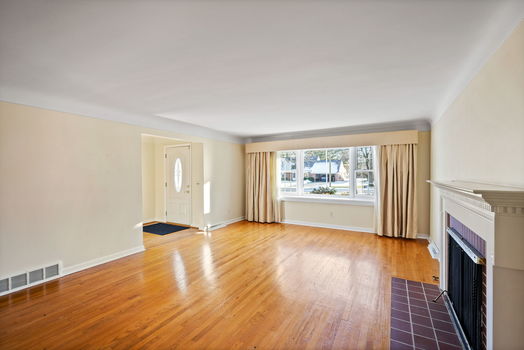 13-web-or-mls-7466 Glenover Dr-8