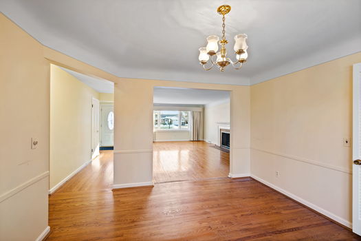 15-web-or-mls-7466 Glenover Dr-12