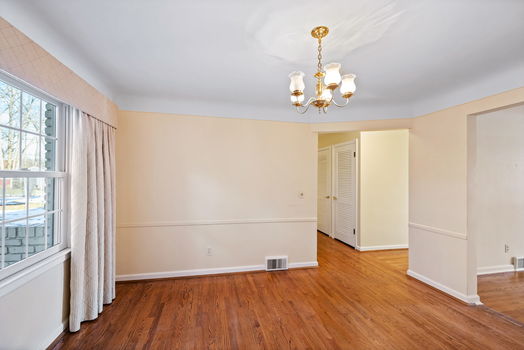 16-web-or-mls-7466 Glenover Dr-11