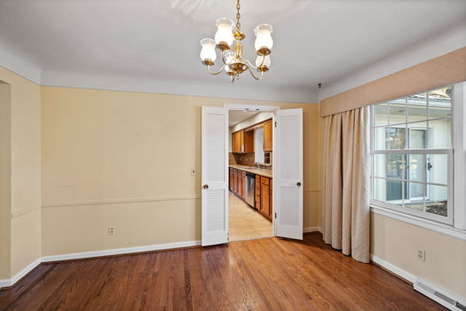 17-web-or-mls-7466 Glenover Dr-13