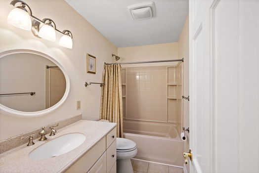 18-web-or-mls-7466 Glenover Dr-14