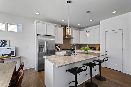 22-web-or-mls-4549 Cooper Rd-21