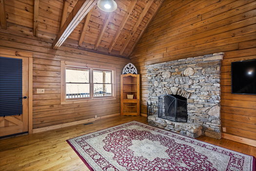 33-web-or-mls-626 Maple Creek-33