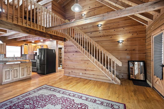 35-web-or-mls-626 Maple Creek-35