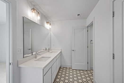 38-web-or-mls-4549 Cooper Rd-42