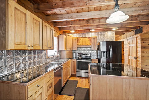 38-web-or-mls-626 Maple Creek-38