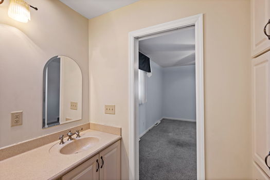 39-web-or-mls-7466 Glenover Dr-24