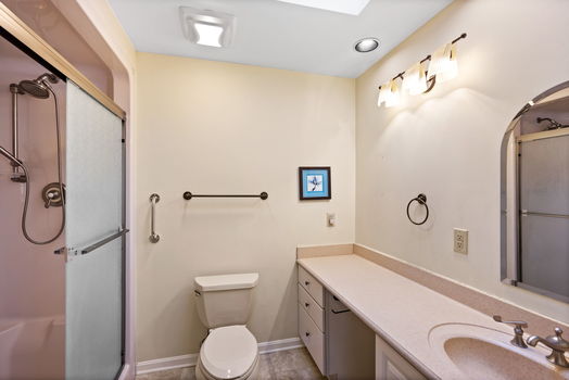 40-web-or-mls-7466 Glenover Dr-23