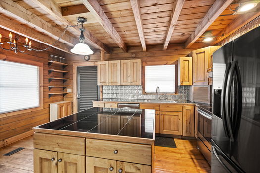 41-web-or-mls-626 Maple Creek-41