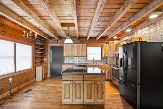 42-web-or-mls-626 Maple Creek-42