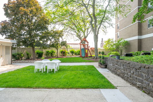 43-web-or-mls-2444 Madison Rd (42 of 47)