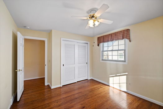 43-web-or-mls-7466 Glenover Dr-16