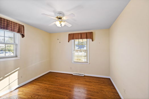 44-web-or-mls-7466 Glenover Dr-15