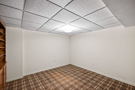 50-web-or-mls-7466 Glenover Dr-48