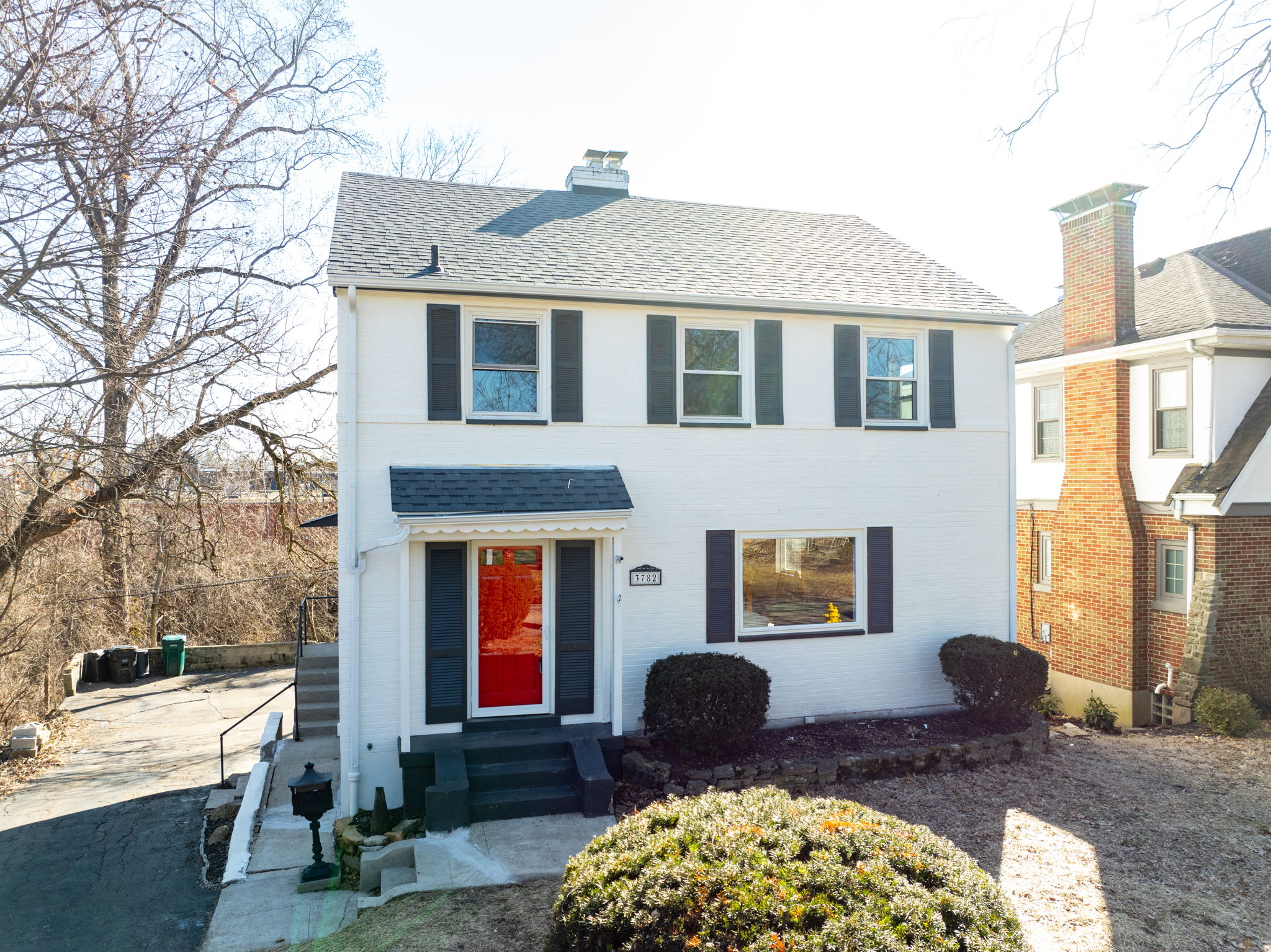 2-web-or-mls-Grovedale Outside-2