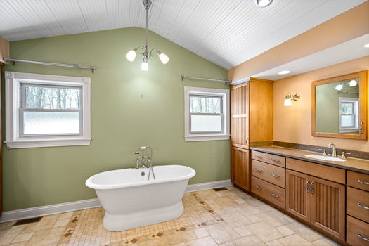 36-web-or-mls-7416 Ayers-10