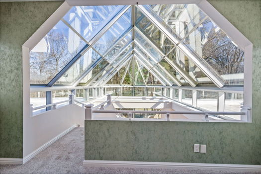 101-web-or-mls-7386 Southpointe Dr-102
