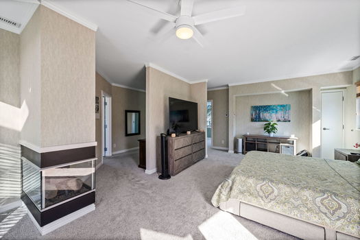 103-web-or-mls-7386 Southpointe Dr-104