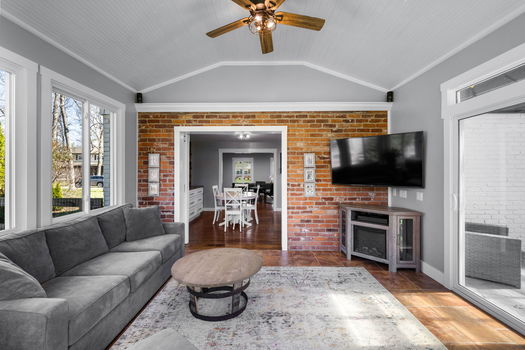 18-web-or-mls-17013 Wellerwoods-33