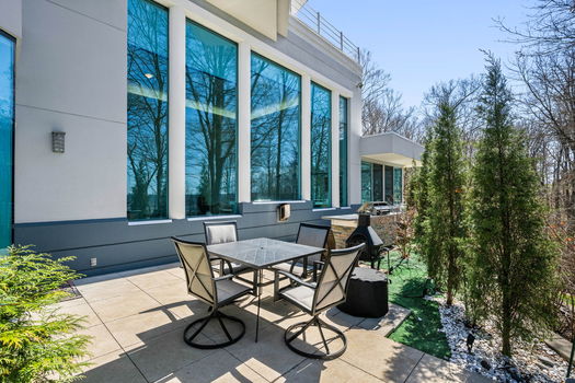 18-web-or-mls-7386 Southpointe Dr-18