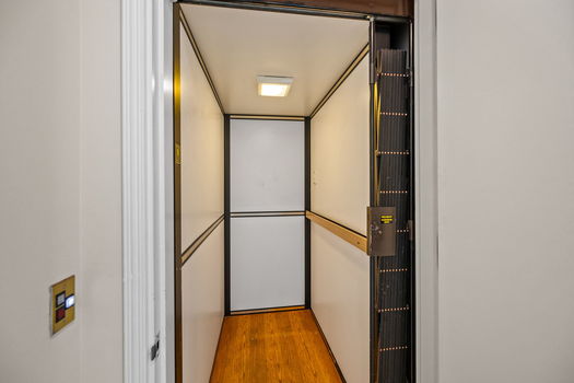 54-web-or-mls-7386 Southpointe Dr-55
