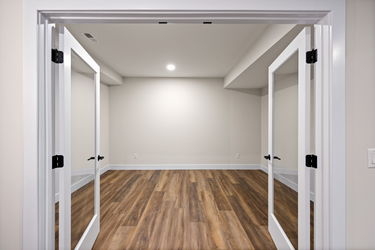 63-web-or-mls-21 Paxton Ct-75