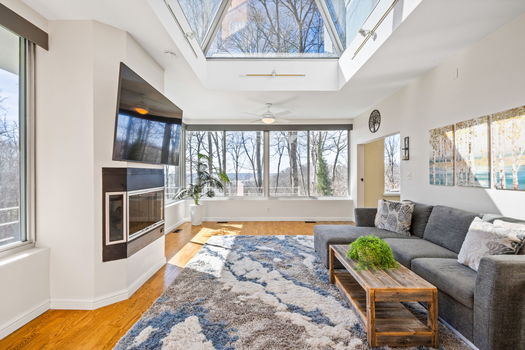 67-web-or-mls-7386 Southpointe Dr-68