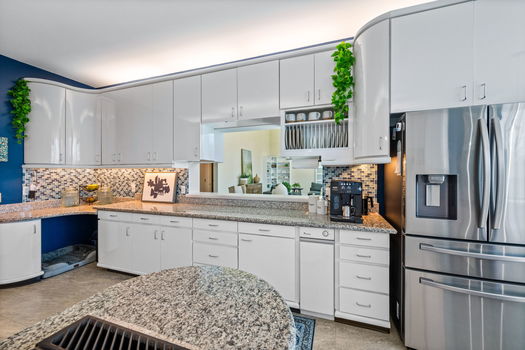 81-web-or-mls-7386 Southpointe Dr-82