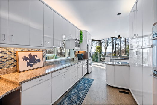 83-web-or-mls-7386 Southpointe Dr-84