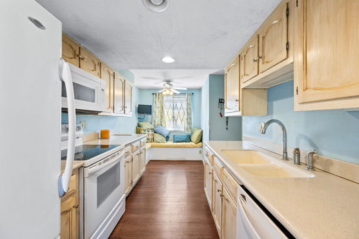 10-web-or-mls-460 Dartmouth Cir-33