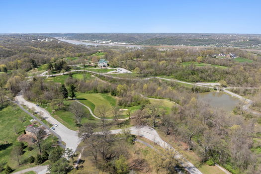 16-web-or-mls-103 Winding Way B-12