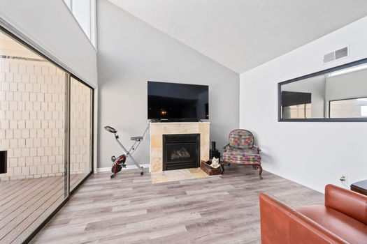28-web-or-mls-103 Winding Way B-24