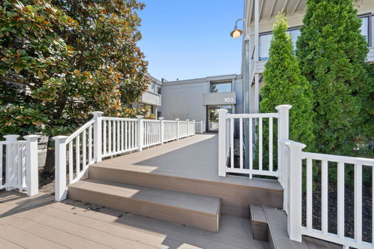 48-web-or-mls-103 Winding Way B-44