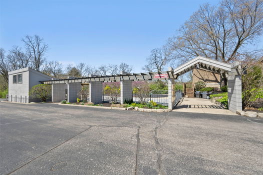 49-web-or-mls-103 Winding Way B-45