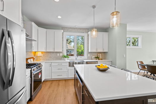 8-web-or-mls-3764 Grovedale Pl-4