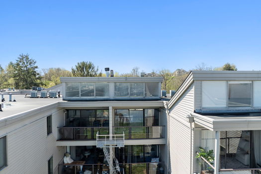 9-web-or-mls-103 Winding Way B-5