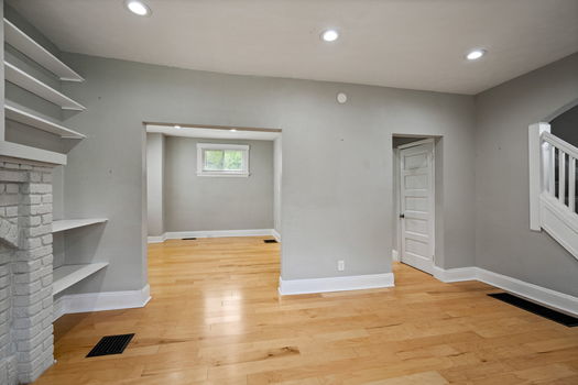 16-web-or-mls-2423 Lysle Ln-16