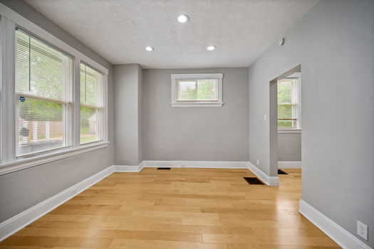 19-web-or-mls-2423 Lysle Ln-19