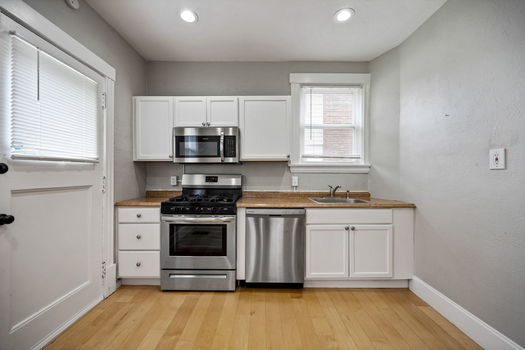 23-web-or-mls-2423 Lysle Ln-23