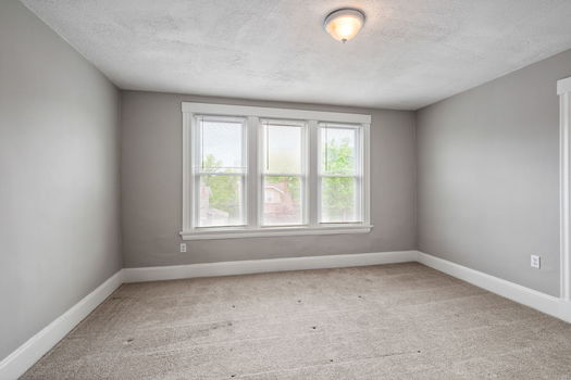 41-web-or-mls-2423 Lysle Ln-41