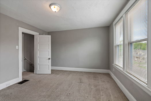 43-web-or-mls-2423 Lysle Ln-43