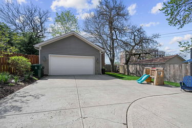 50-web-or-mls-3641 Zumstein Ave-49