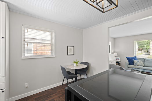 15-web-or-mls-Locust-11