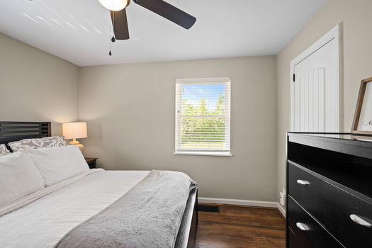 24-web-or-mls-Locust-20