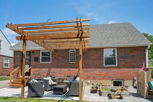 51-web-or-mls-Locust-47