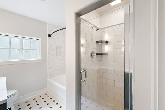 30-web-or-mls-4133 La Crosse (30 of 64)