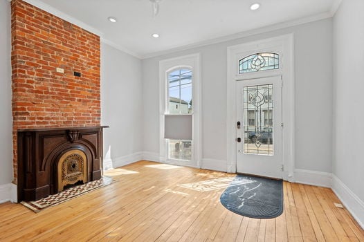 19-web-or-mls-811 Main St (19 of 75)